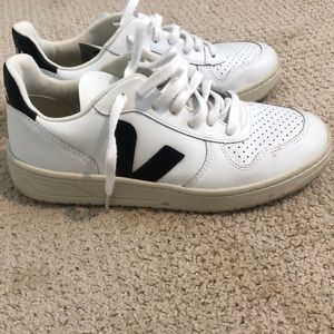 Worn twice! Very cute!!!